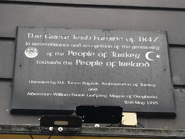 İrlandalılar, atalarının kaderini değiştiren Osmanlı Sultanını unutmadı